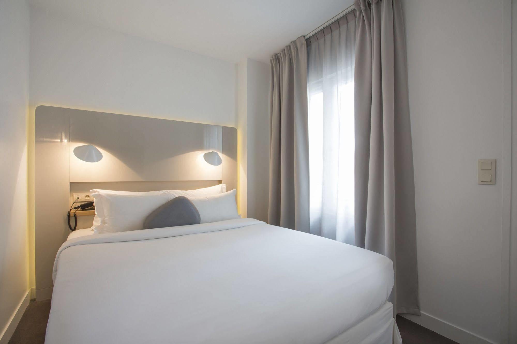 Hotel Le Marcel Paris Gare De L'Est Екстериор снимка